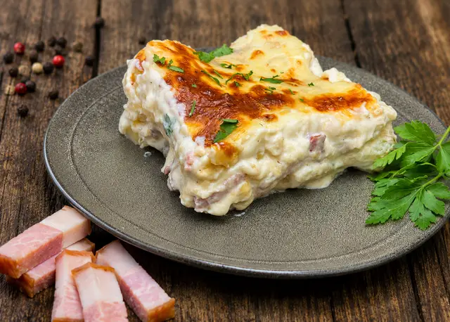 Cartofi carbonara — Famous Gourmet