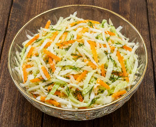 Salată de varză — Famous Gourmet