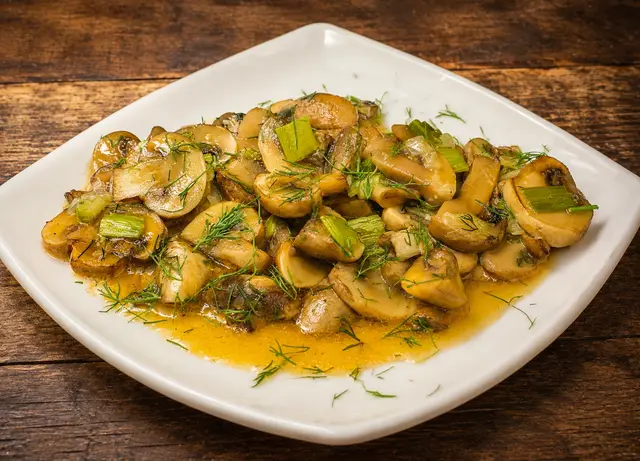 Ciuperci soté — Famous Gourmet