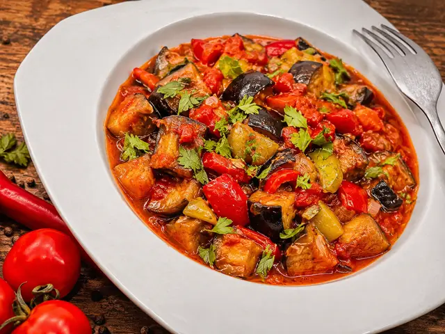 Tocăniță de vinete — Famous Gourmet