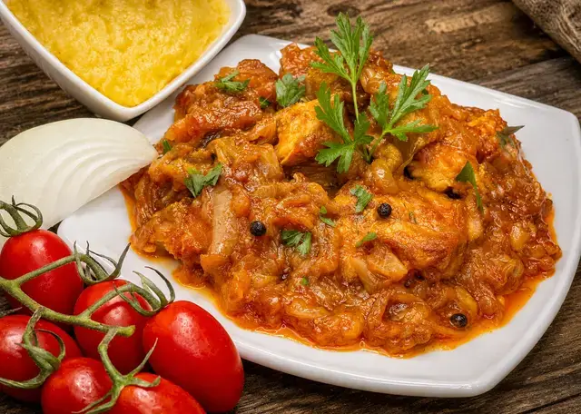 Tocaniță de ceapă cu porc — Famous Gourmet