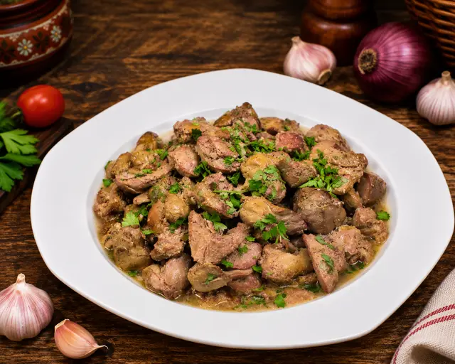 Ficăței în sos de usturoi — Famous Gourmet